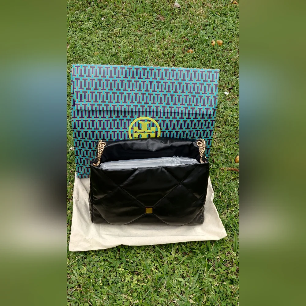 Tory Burch Oversized Kira Diamond Quilted Shoulder Bag - Picture 12 of 15